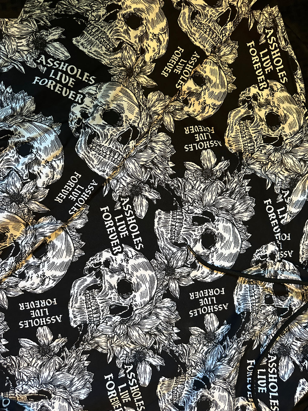 Black / White Skulls