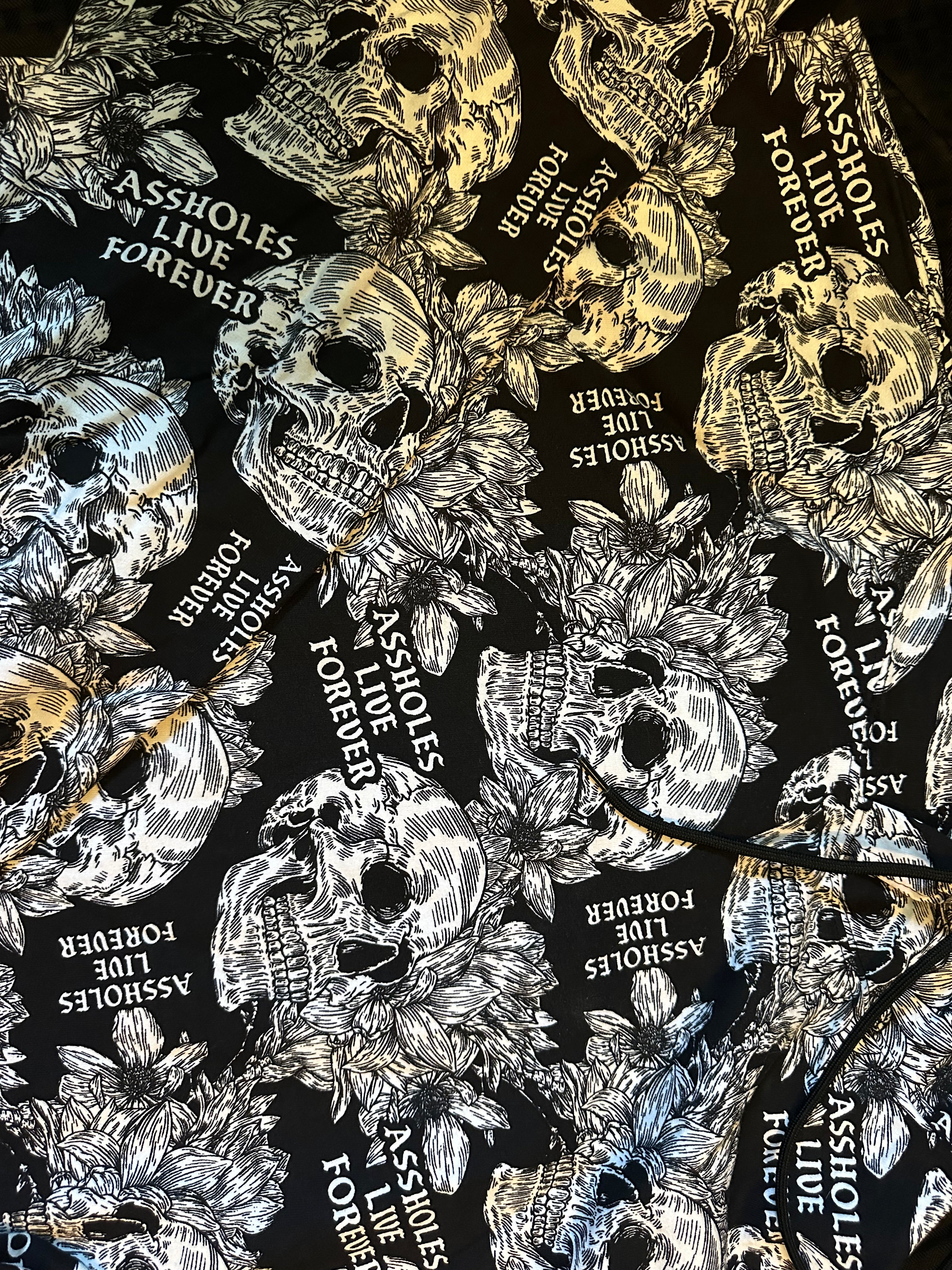 Black / White Skulls