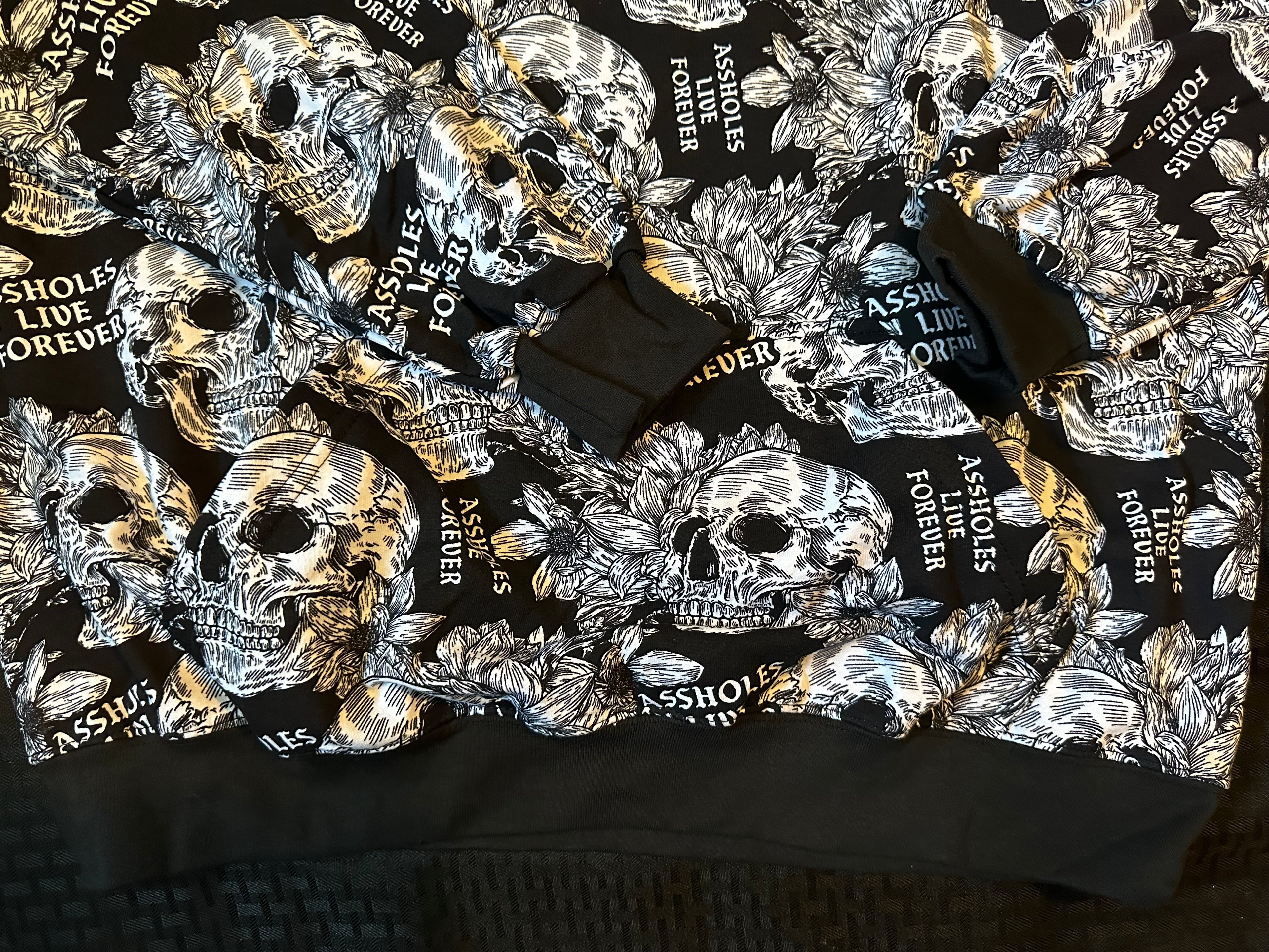 Black / White Skulls