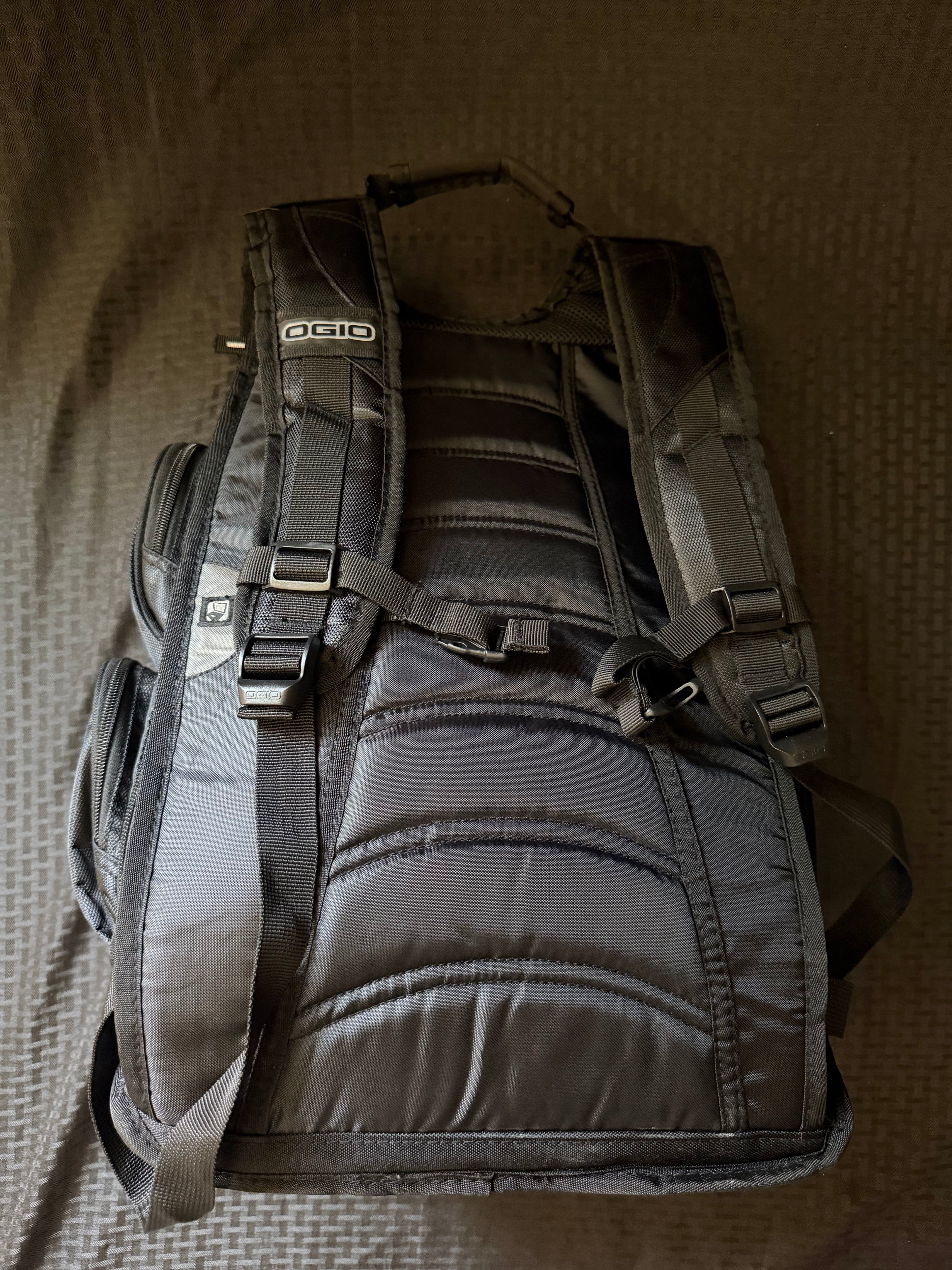 Ogio NASC L&D Black/White Deluxe Bookbag